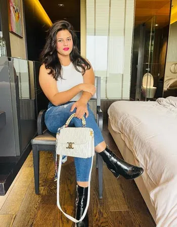 Tannu - Kolkata Call Girl Gorgeous Kolkata Call Girl